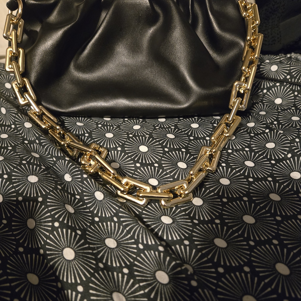 Elegant Black and Gold Women's Bag Faux Leather - Picture 2 of 5